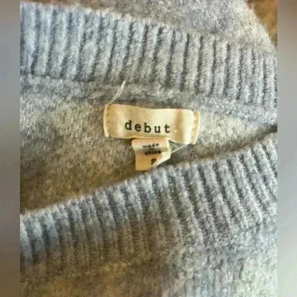 Adorable soft blue and white Debut sweater ladies size Small - Picture 6 of 6